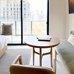 City Studio Steps From Kaseya Center & Port Of Miami - Daily Resort Fee And Parking Not Included