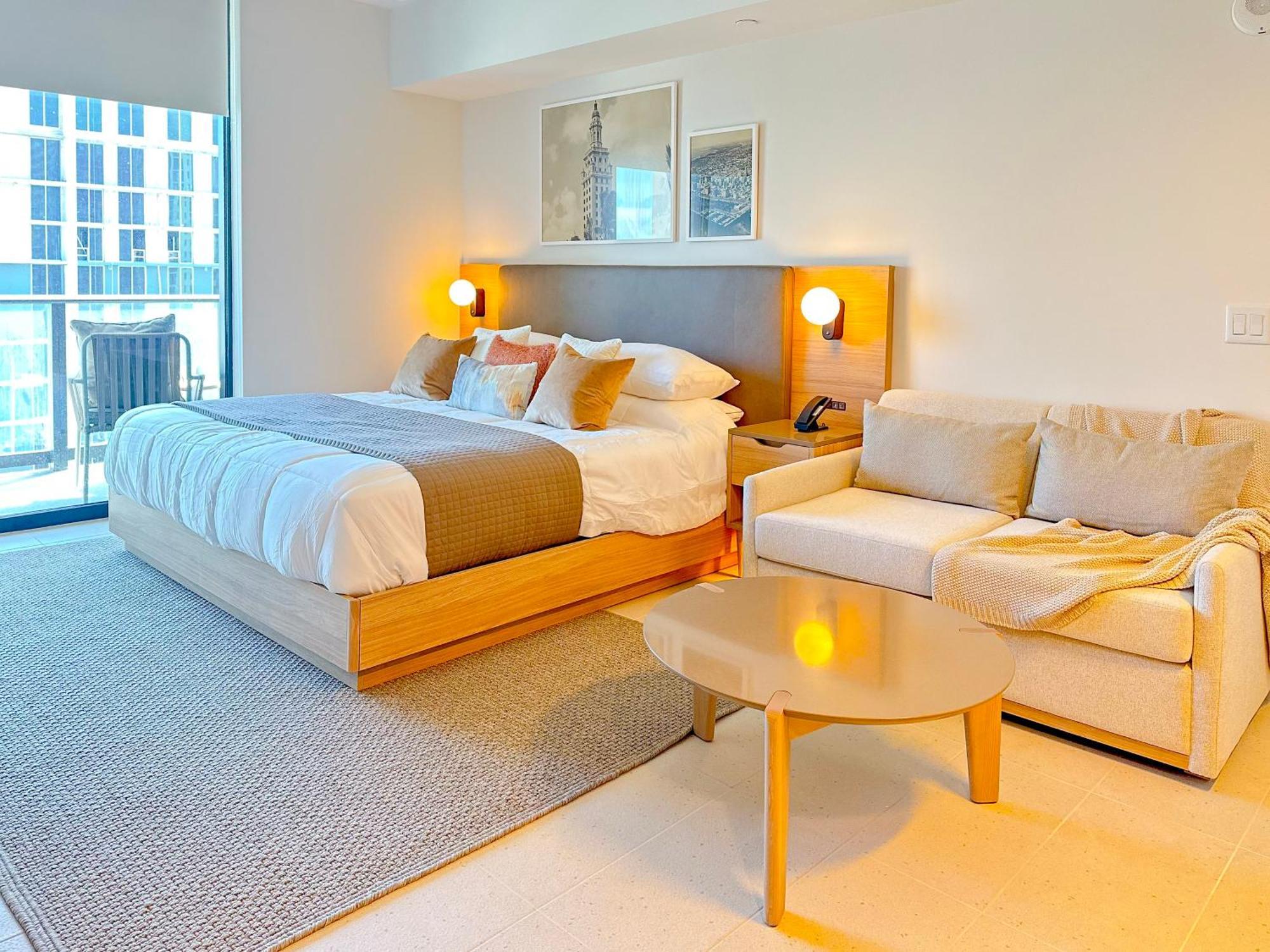 Steps From Kaseya Center & Port Of - Daily Fee And Parking Not Included Miami