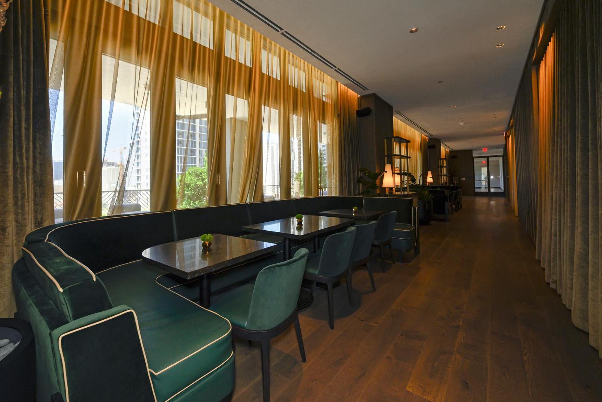 Apartment Steps From Kaseya Center & Port Of - Daily Fee And Parking Not Included *