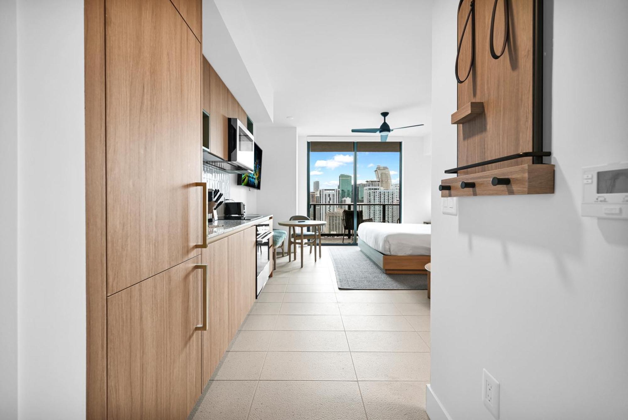Steps From Kaseya Center & Port Of - Daily Fee And Parking Not Included * Miami